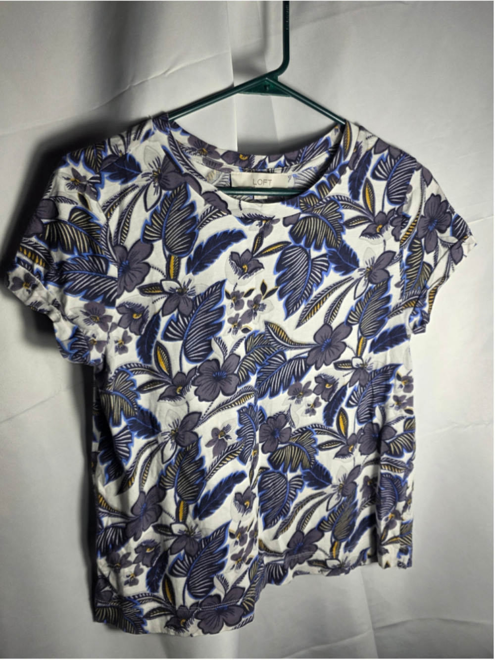 Women's LOFT Floral Short Sleeve Tee, S, White and Blue boho-chic cottagecore